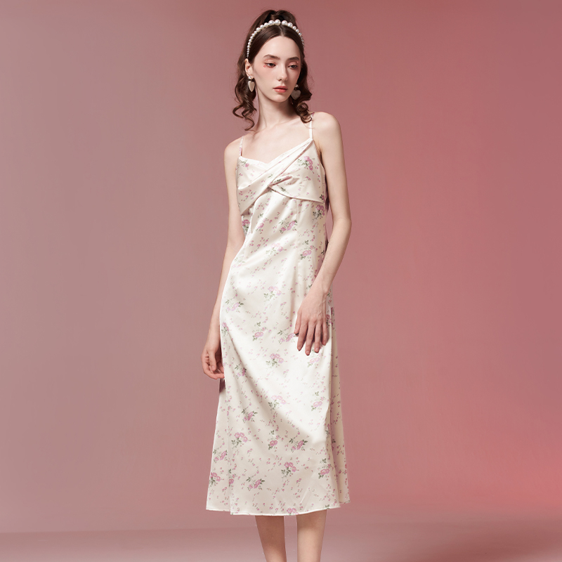 法式茶歇裙光泽感碎花吊带连衣裙