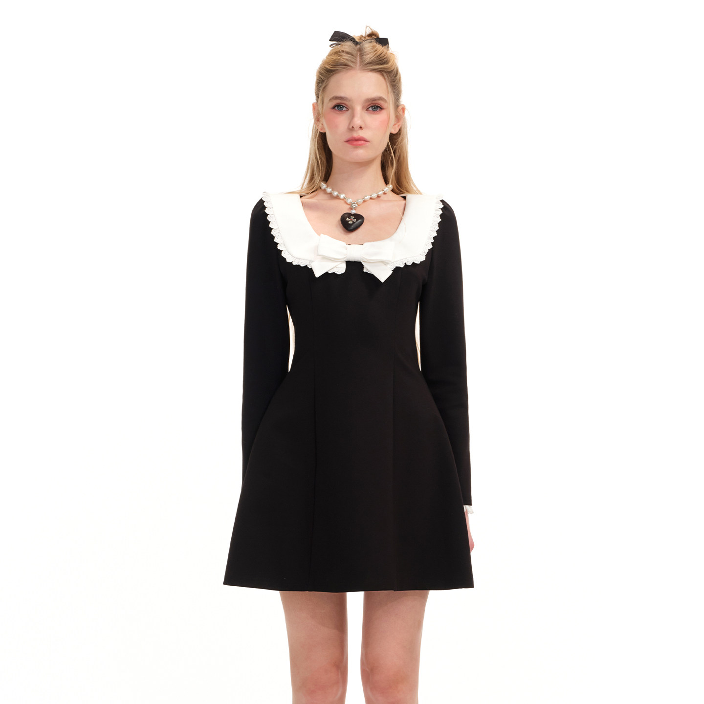 商场同款糖力 减龄撞色娃娃领小黑裙 2026春新款长袖收腰连衣裙女