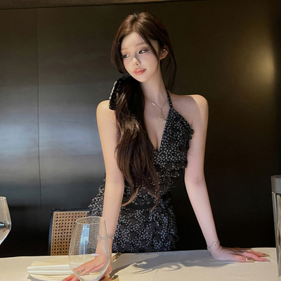 张林超LIN BOUTIQUE 香奶奶5号激光切割立体花挂脖上衣半裙套装