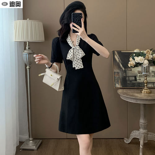 迪奥高端时尚通勤减龄短袖连衣裙