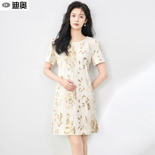 迪奥今年流行连衣裙时髦显瘦裙子