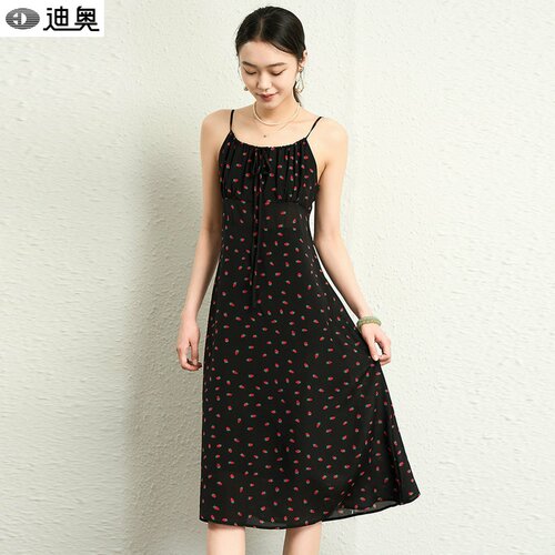 迪奥草莓印花夏季真丝气质吊带裙