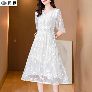 迪奥白色连衣裙女夏2026新款 气质绣花桑蚕丝裙优雅真丝中长裙 法式
