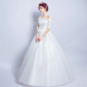 Beautiful lace winter long sleeved bride wedding dress