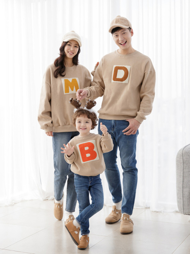 3인 4인 가족을 위한 한식 친자복 2024년 신상 가을 겨울 자수 스웨트 셔츠 엄마와 아이  대형 가족복