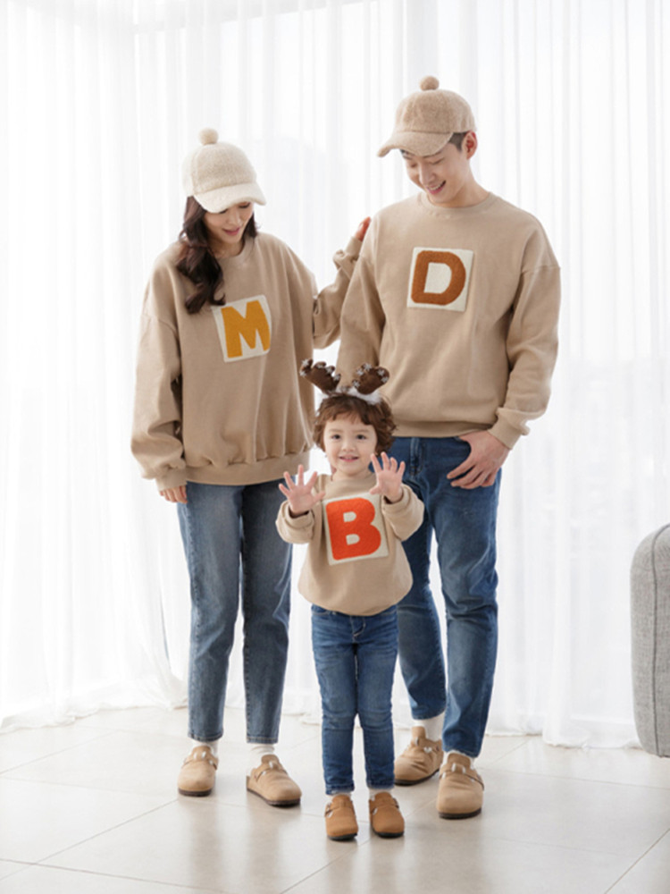 3인 4인 가족을 위한 한식 친자복 2024년 신상 가을 겨울 자수 스웨트 셔츠 엄마와 아이  대형 가족복