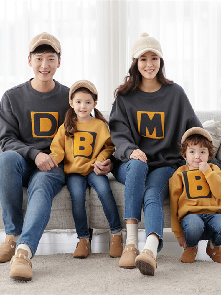 3 4인 고급 가족 부모자식 의류 가을 겨울 자수 벨벳 스웨트 셔츠 어머니 어머니 딸  크롤링 의류 가족 의류