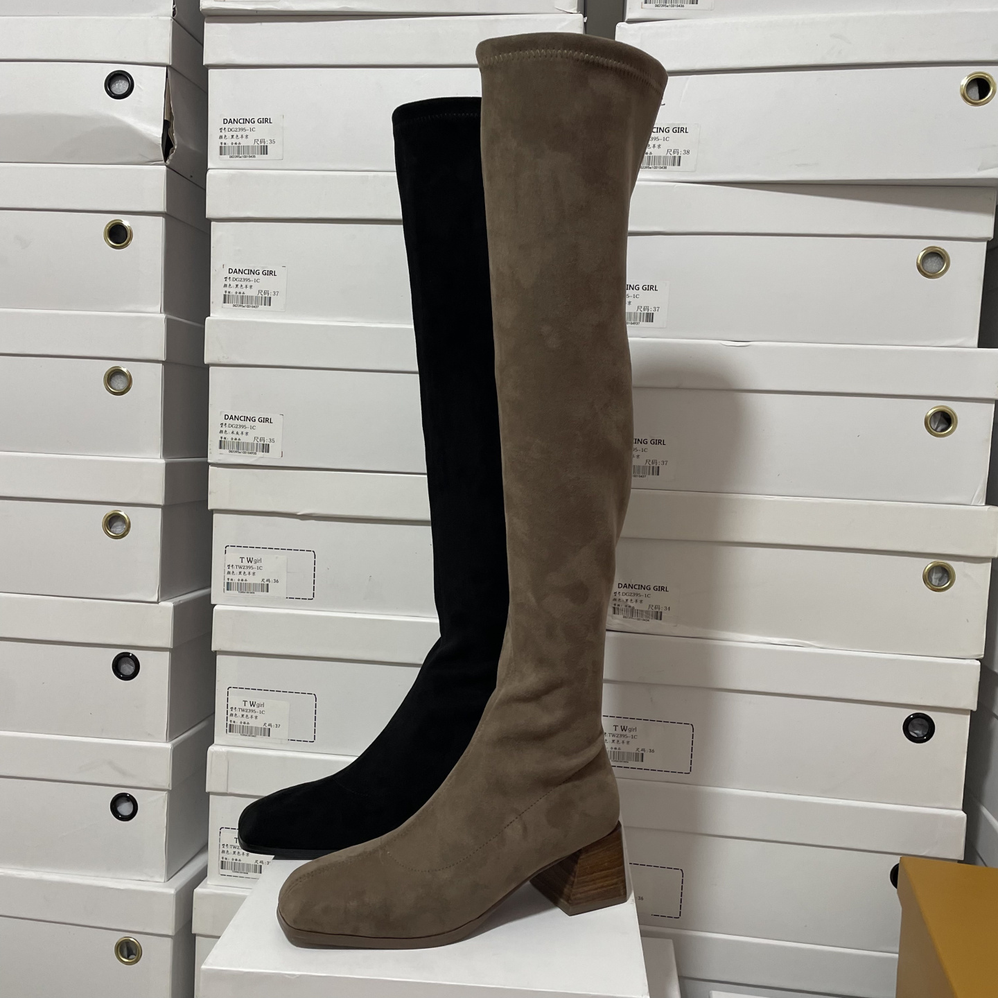 欧货女靴2025秋冬新款粗跟弹力靴