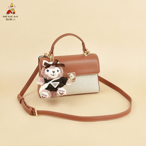 稻草人女包2025新款小熊挂件小包