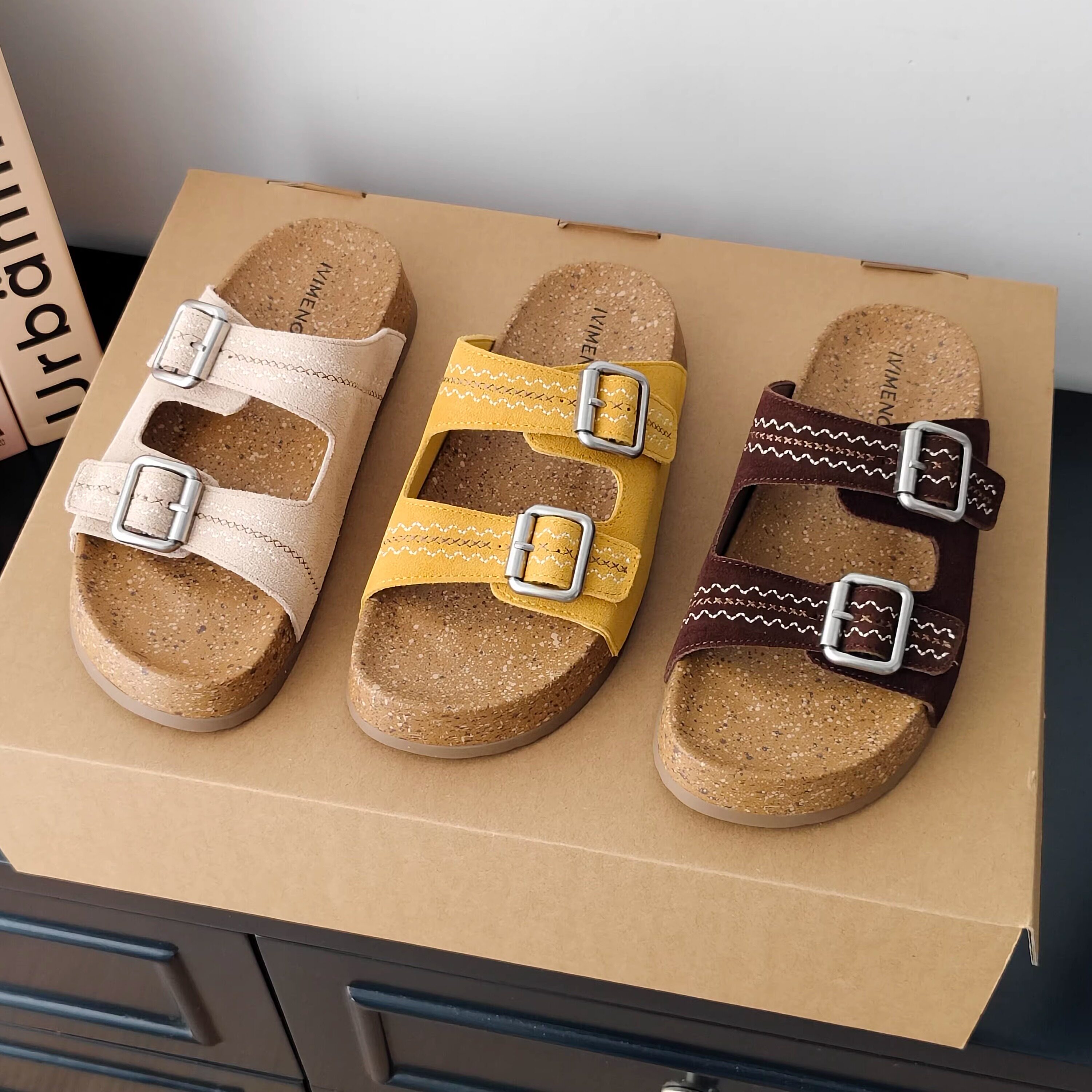 皮带扣真皮勃肯拖鞋女2026夏季新款平底防滑凉拖外穿防滑一字拖鞋