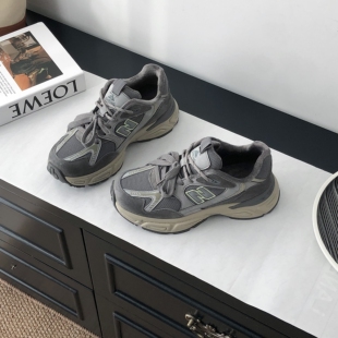 加绒舒适厚底老爹鞋 潮 运动鞋 女款 2025新款 休闲鞋 冬季 低帮系带时尚