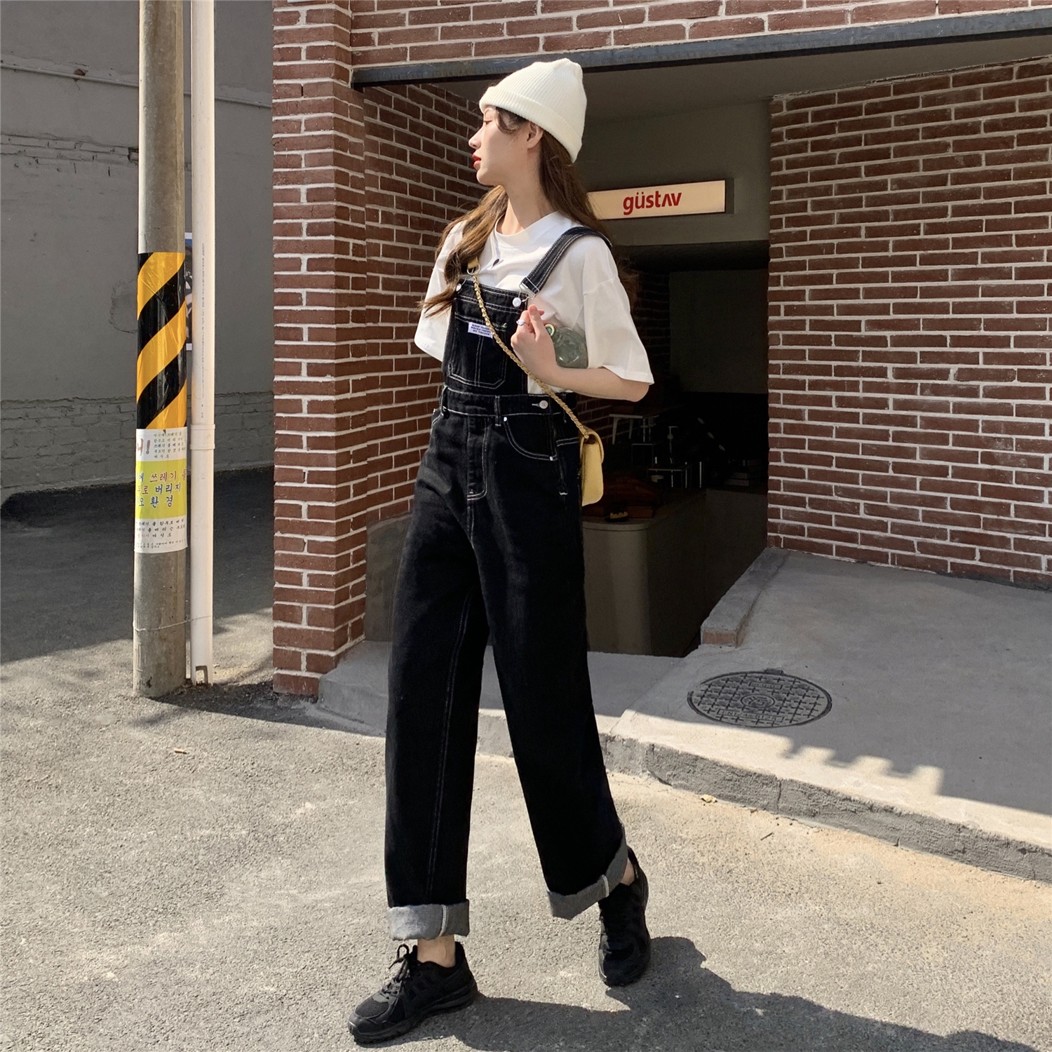 Real price Black Denim suspenders women's Korean version loose and slim casual straight pants fashion