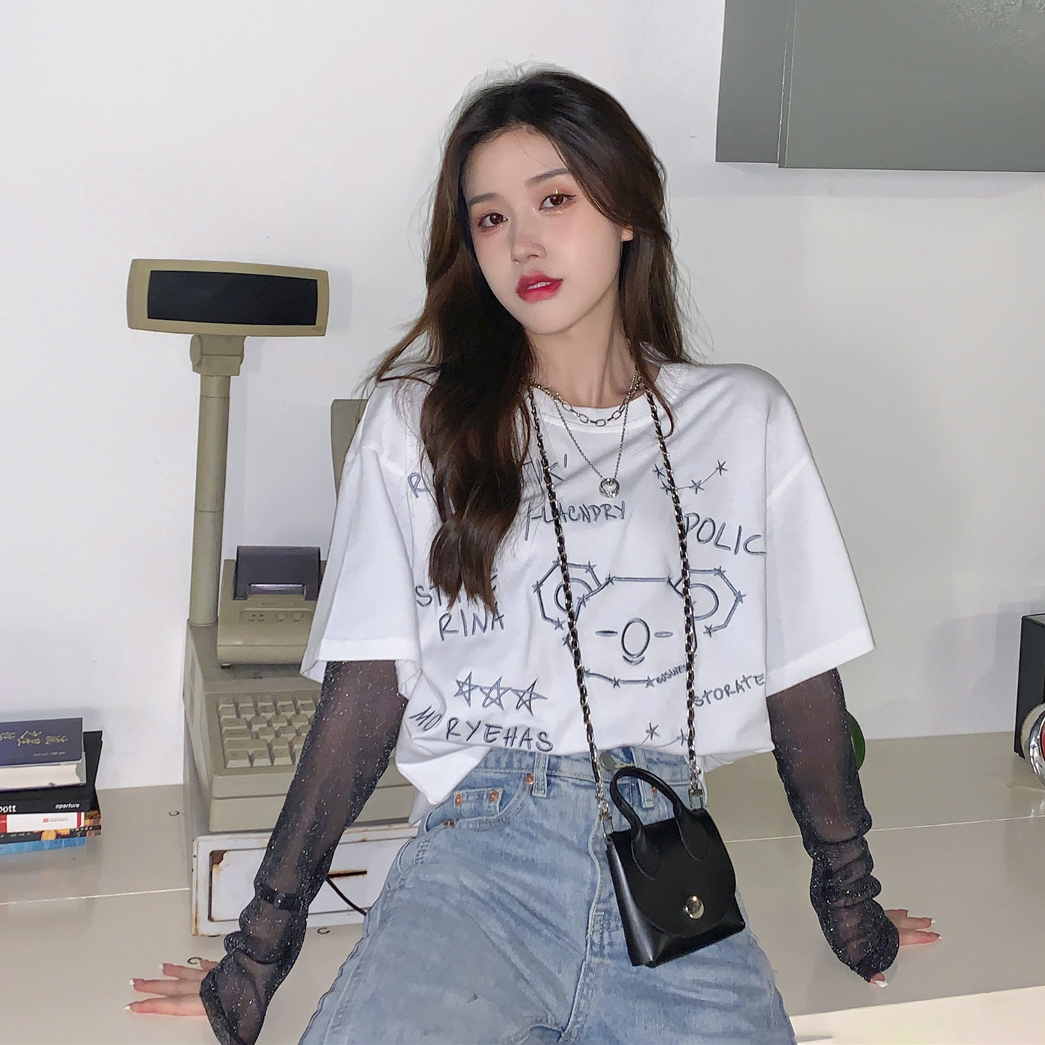 Real shot real price ~ design feeling bright flash hot drill embroidery T-shirt women's loose top fashion