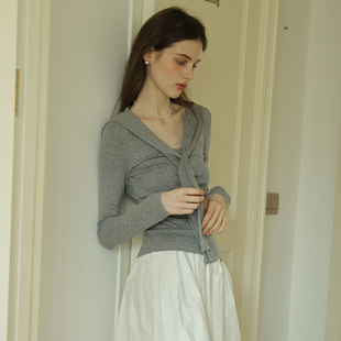 春也白海军领轻柔天丝羊毛飘带长袖T恤女春新款设计感V领通勤上衣