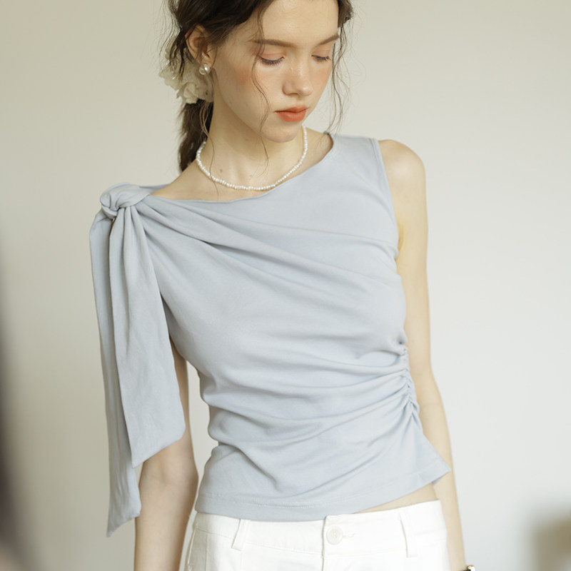 春也白简约一字领修身显瘦上衣女夏新款绑带褶皱收腰无袖背心上衣