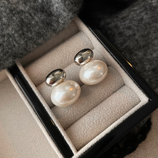 施家澳白色扁圆馒头珍珠耳钉女2023新款 耳环轻奢高级感耳饰品 爆款