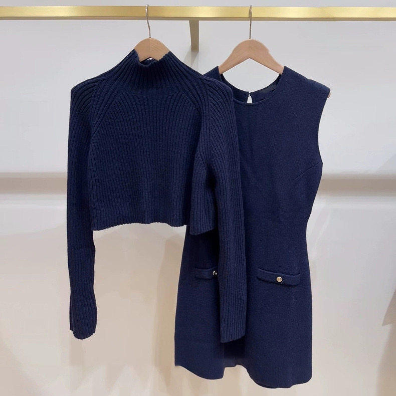 法单M家 24秋季小高领短款背心裙后开叉毛衣针织连衣裙两件套女