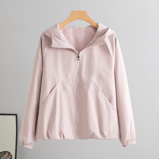 2026春秋新款休闲大口袋连帽短款外套女拉链夹克百搭户外冲锋衣女