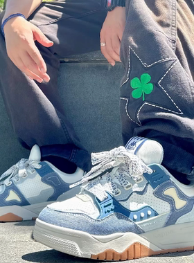 男女百搭时尚潮款防滑耐磨低帮板鞋 K0EY5CC16-8305