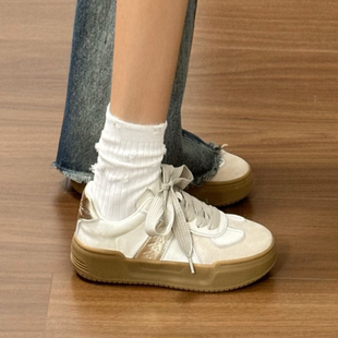 女款 面轻松脚感防滑低帮板鞋 K0E45CC43J 012 柔软鞋