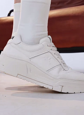 女子增高休闲舒适防滑耐磨板鞋K0E25CC35J-012