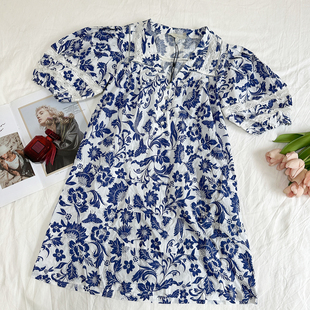 葡萄miki 遥远故事 夏季美单复古民族风神秘感v领泡泡袖a字连衣裙