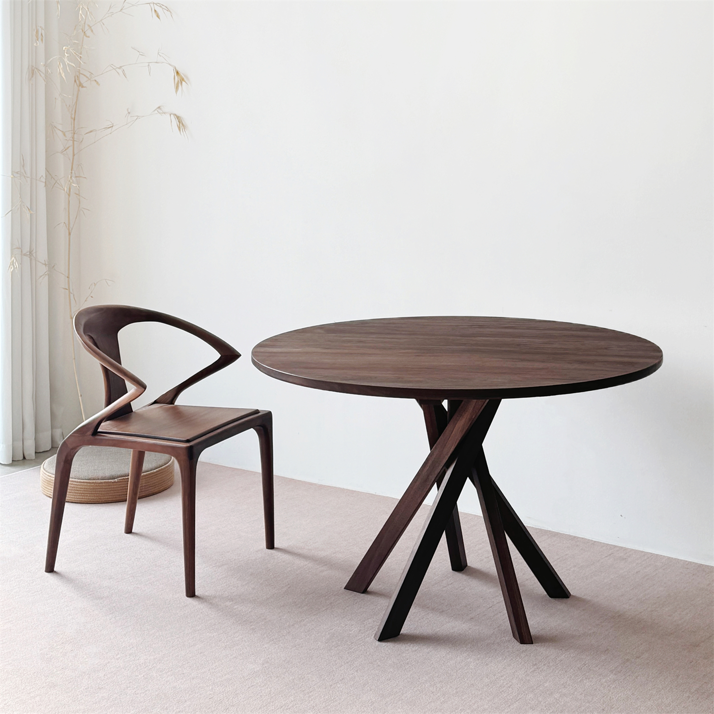 秋山匠人圆形黑胡桃木中古风餐桌