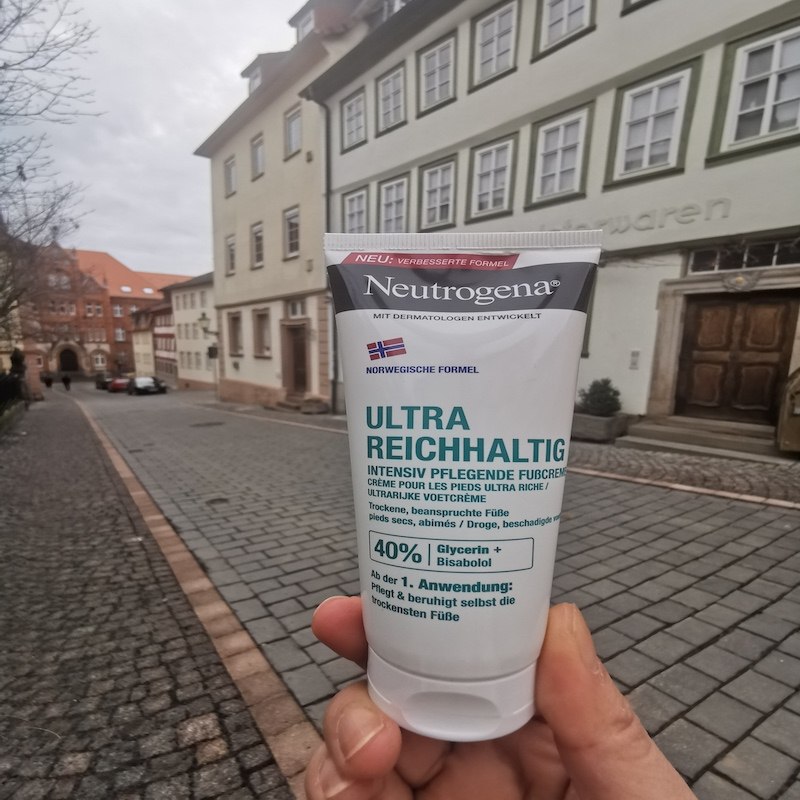 德国直邮Neutrogena Ultra强效滋润干皮护足霜 缓解极度干燥 光滑