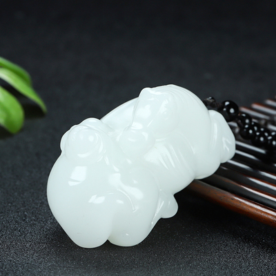 新疆玉马上封侯玉佩和田玉白玉玉马猴手把件羊脂玉马到成功把玩件