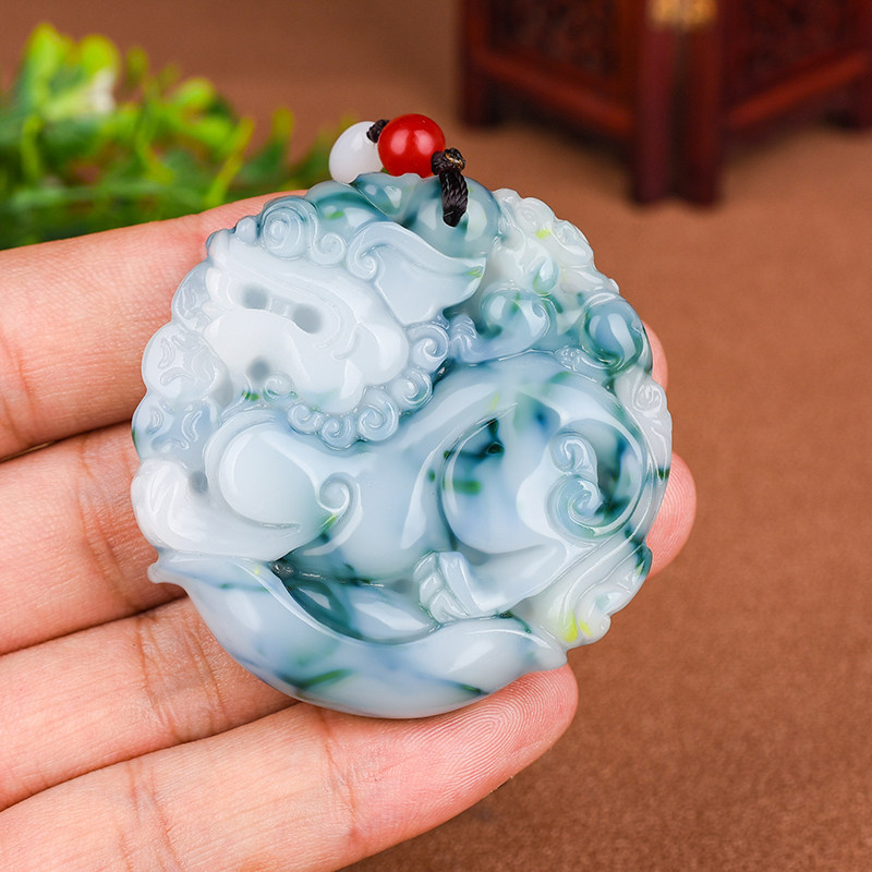 和田玉飘蓝花白玉麒麟献宝吊坠青花玉招财元宝貔貅挂件项链玉坠