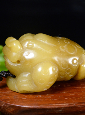 新疆和田玉招财聚财金蟾手玩件