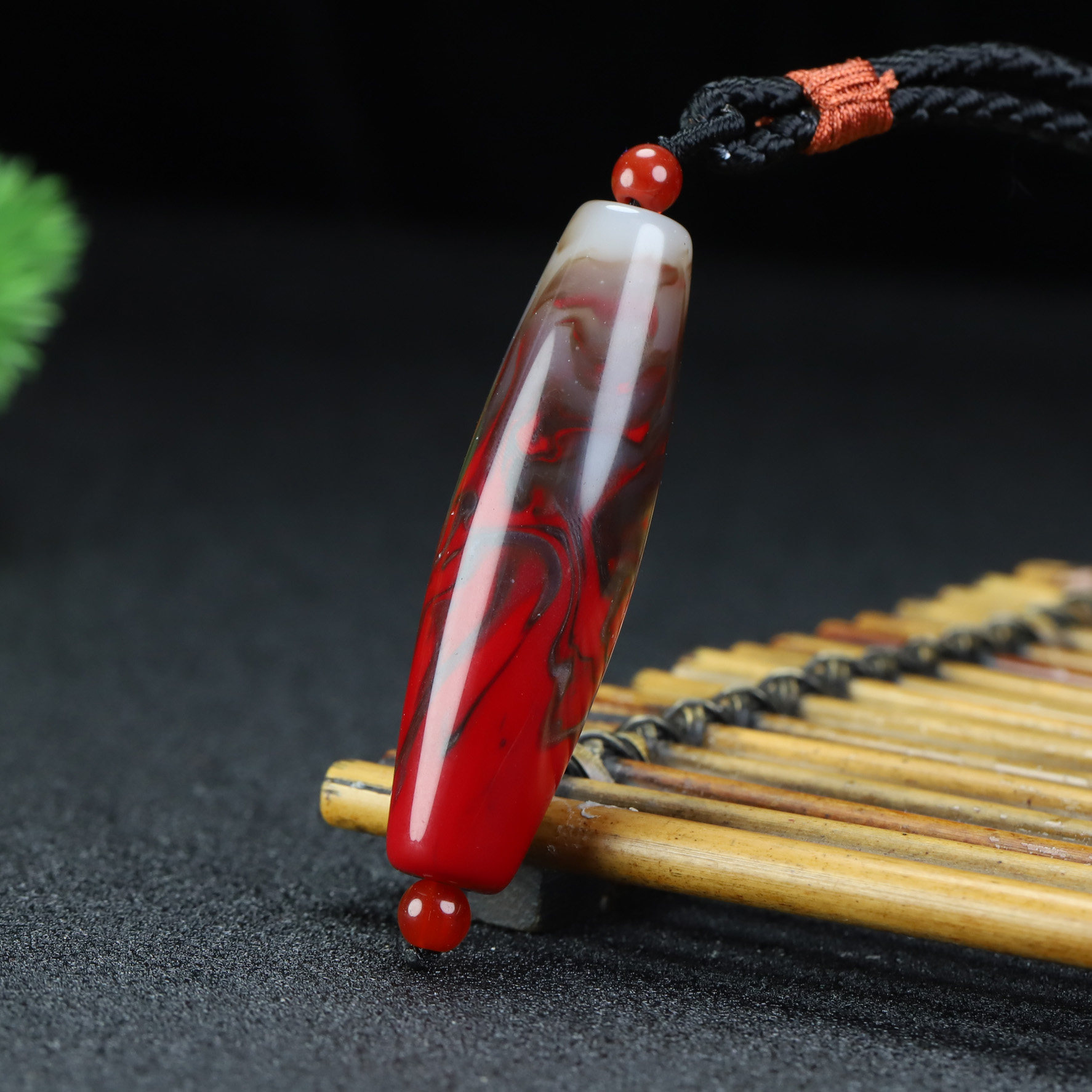 新疆和田玉鸡血玉天珠吊坠天然玉石鸡血石转运珠挂件青花玉坠玉佩