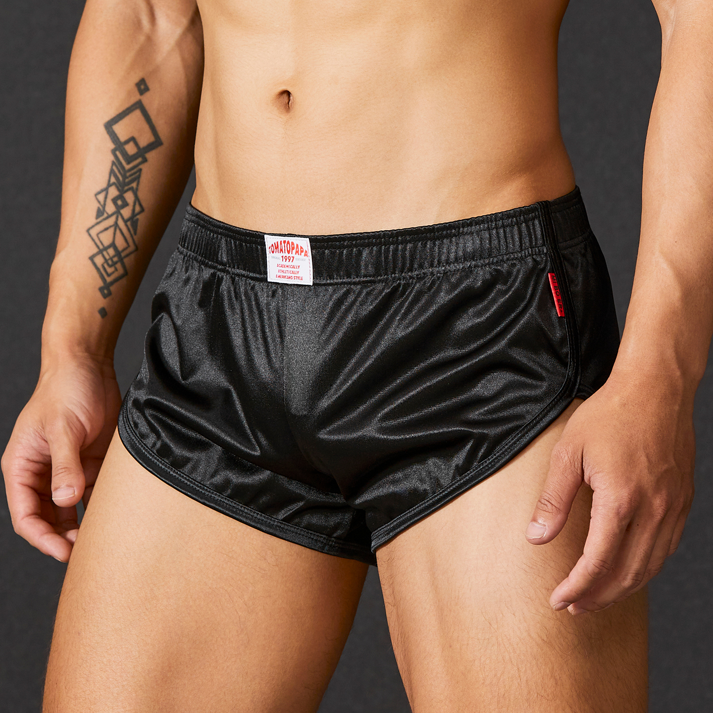 TOMATOPAPA男士阿罗裤松紧腰侧开高叉二分短裤男生健身运动平角裤