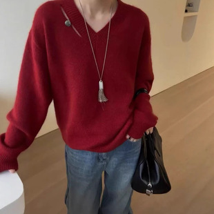 ZYD韩系简约羊毛衫女2025冬季新款过年年服圣诞风v领套头软糯毛衣