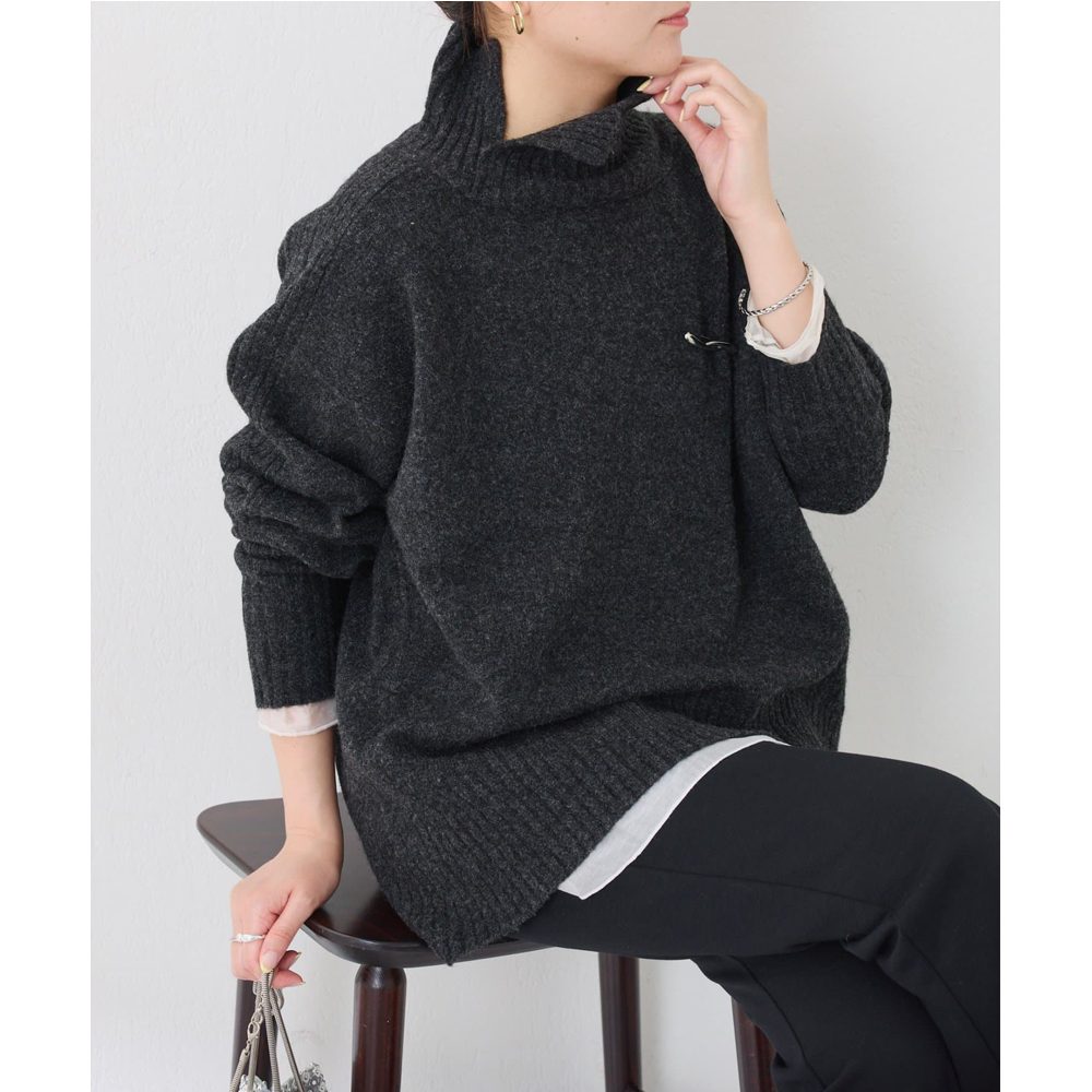 日单C0LL@GE纯原2025秋新款优雅气质休闲宽松斜领针织毛衣