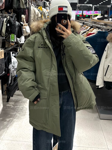 派姐inKorea EIDER 派克风80%鹅绒浣熊毛羽绒服男女DUW24553