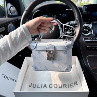 JULIA 单肩斜挎小方包 COURIER女包高级感印花盒子包包女2026新款