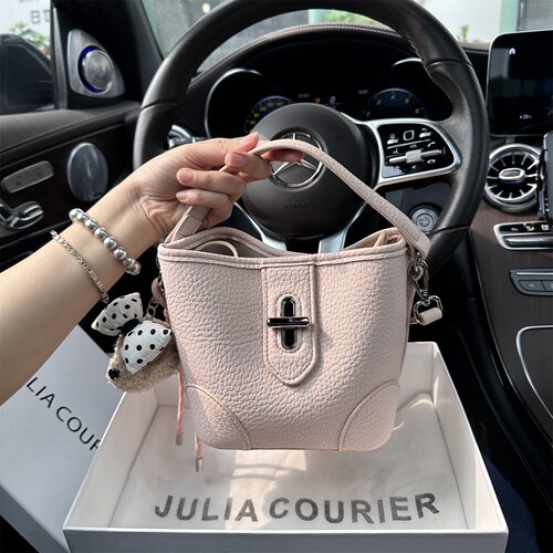 JULIA COURIER女包荔枝纹水桶包包女2026新款高级感单肩斜挎包