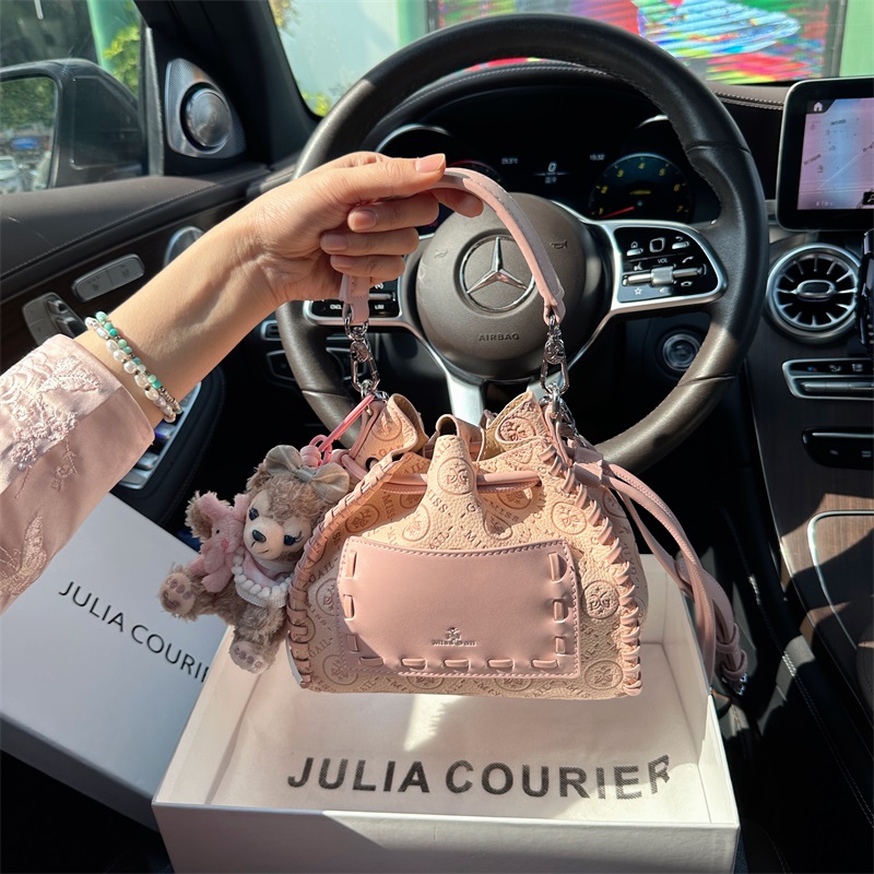 JULIA COURIER女包高级感压花水桶包包女2025新款单肩斜挎手提包