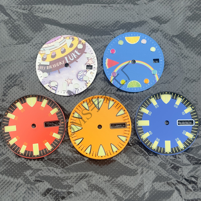 欧马仕适中金属表盘中光