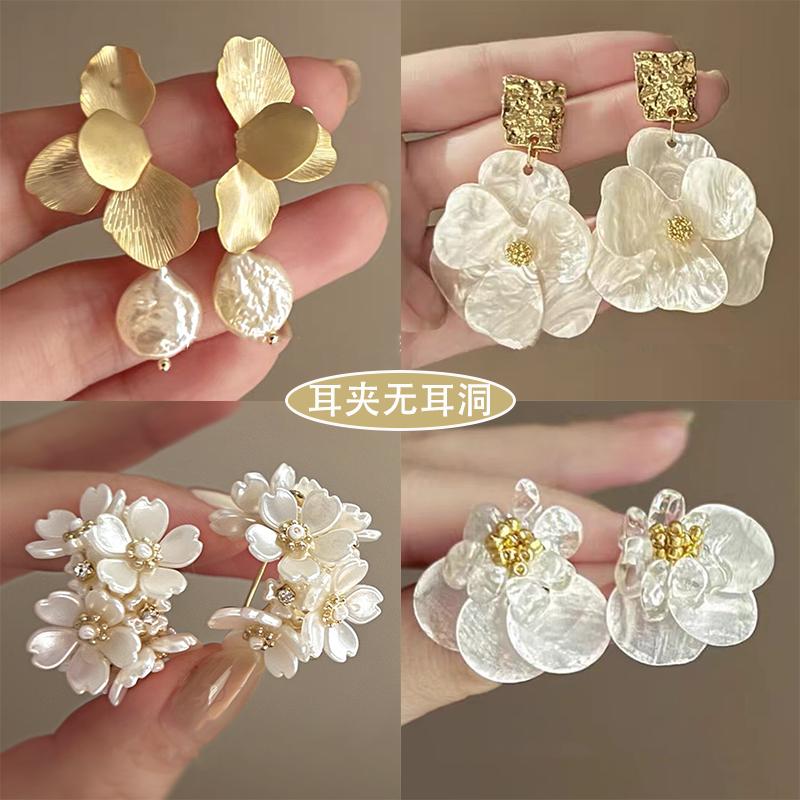 法式复古金属花瓣珍珠无耳洞耳夹高级感小众设计气质冷淡风花朵款