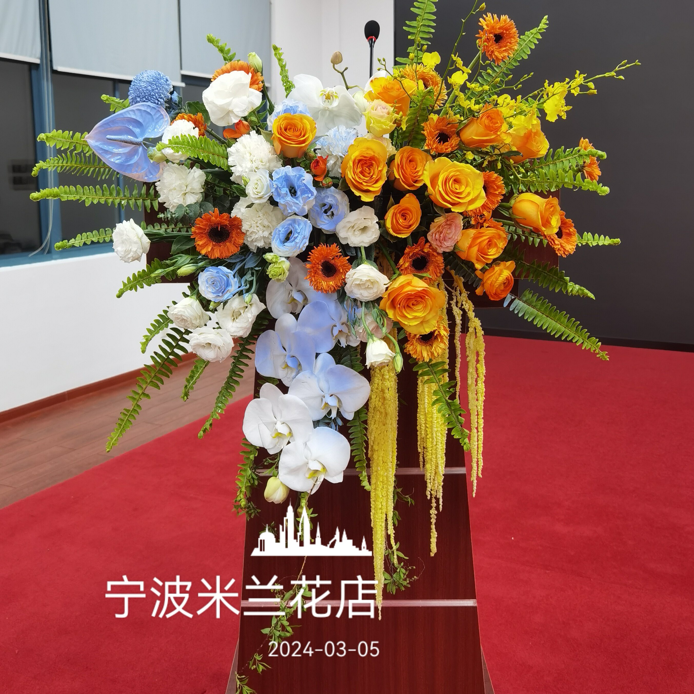 宁波鲜花店同城配送桌花胸花年捧商务用花