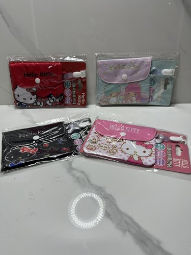 出口 kitty 双星子防水 AB面口罩收纳万用袋 纸巾包