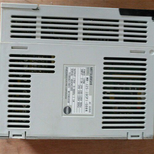 伺服驱动器MR-J2S-10CP1-S084 全新质保一年现货包邮