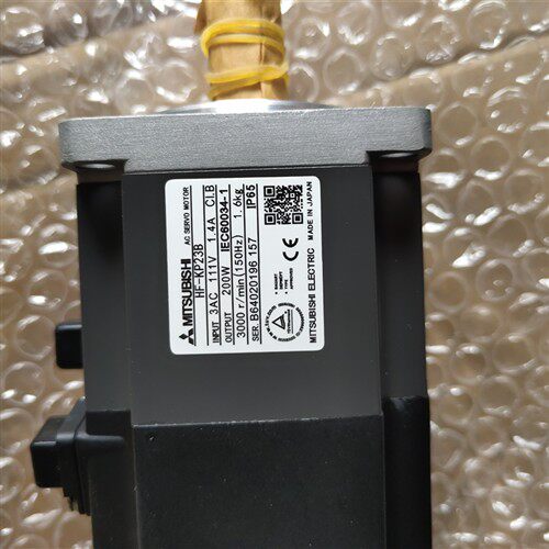 伺服电机HF-KP73 HF-KP73B HF-MP73  HF-MP73B KP73K议价出售