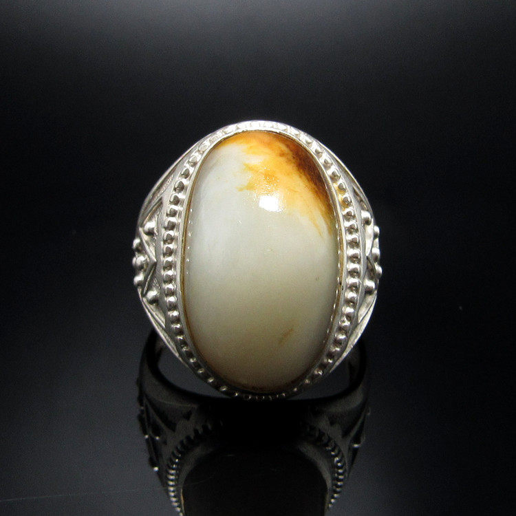 靓丽戒指和田玉籽料送证书