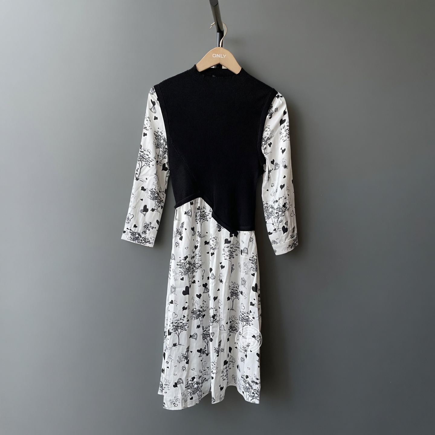 VM国内代购白色印花拼接针织高领假两件百搭中长连衣裙 32347C003