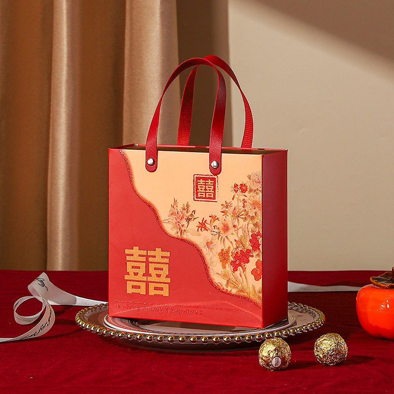 批发中国风结婚喜糖盒婚礼皮质手提中式纸盒结婚喜糖手提中式礼盒
