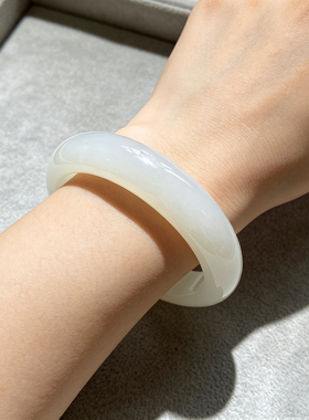 新疆和田玉羊脂白玉手镯 高白细润正装玉镯 妈妈款玉石礼物