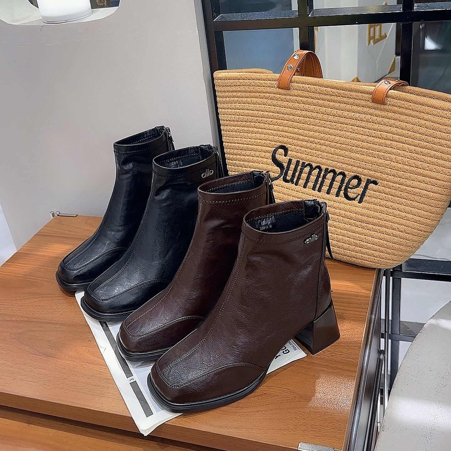 英伦风马丁靴女2025新款春秋时尚气质百搭加绒加厚真皮保暖短靴子